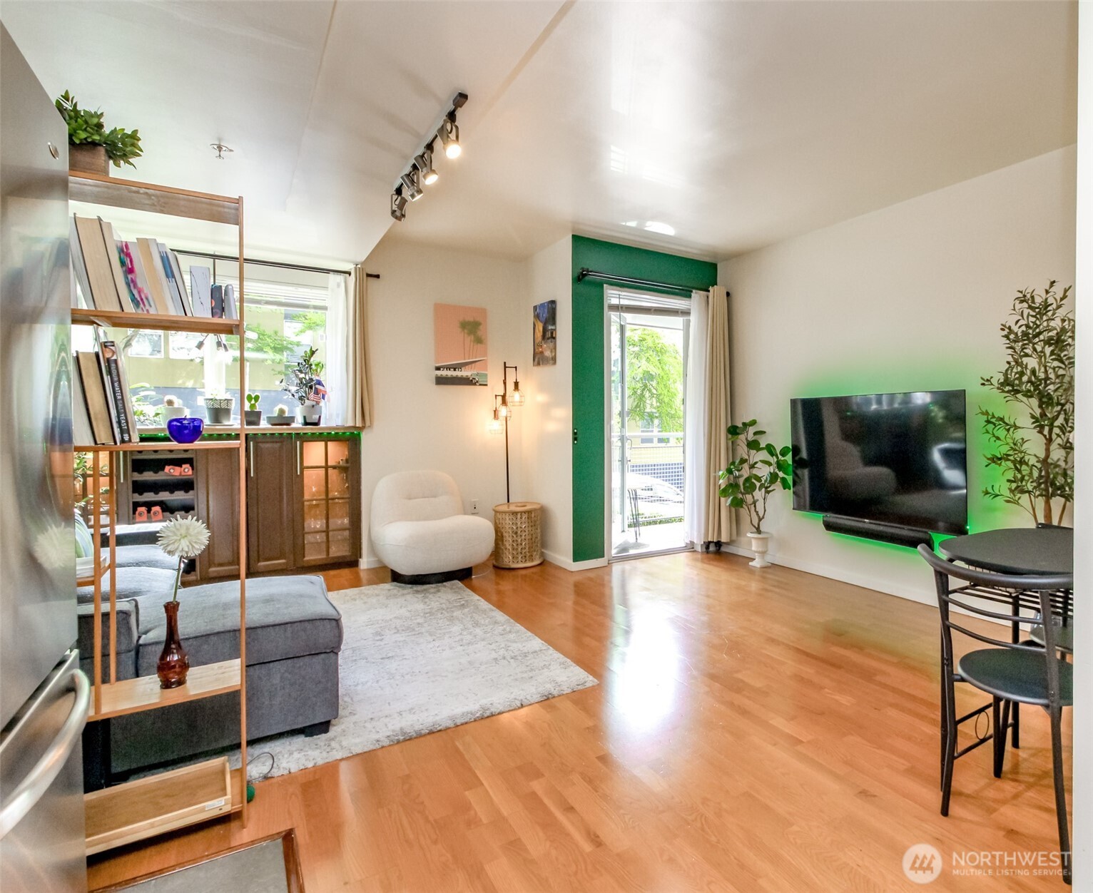 76 Cedar Street #207