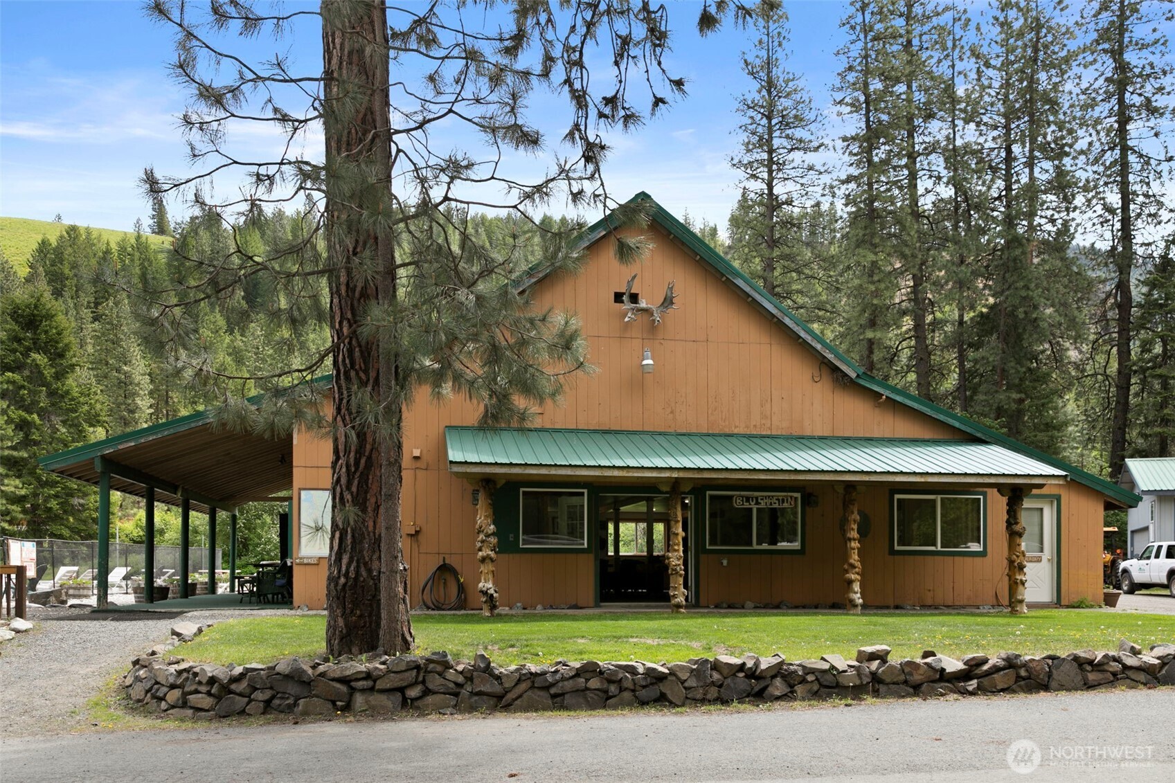 3300 US HWY 97