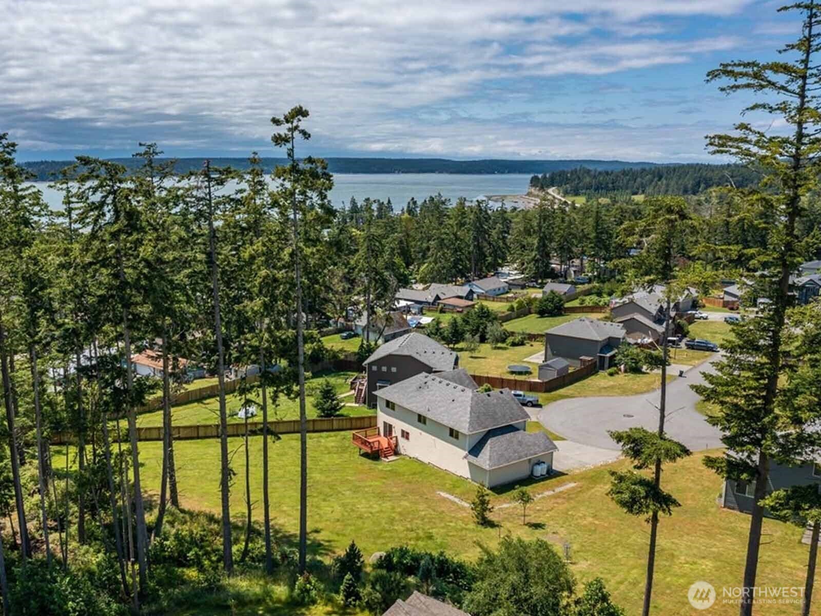 930 Cove View Circle