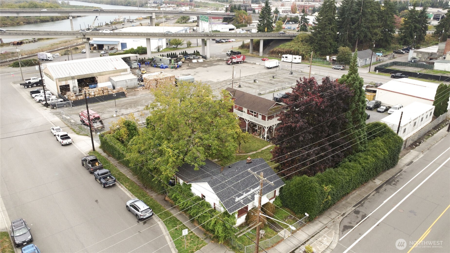 3520 Everett Avenue