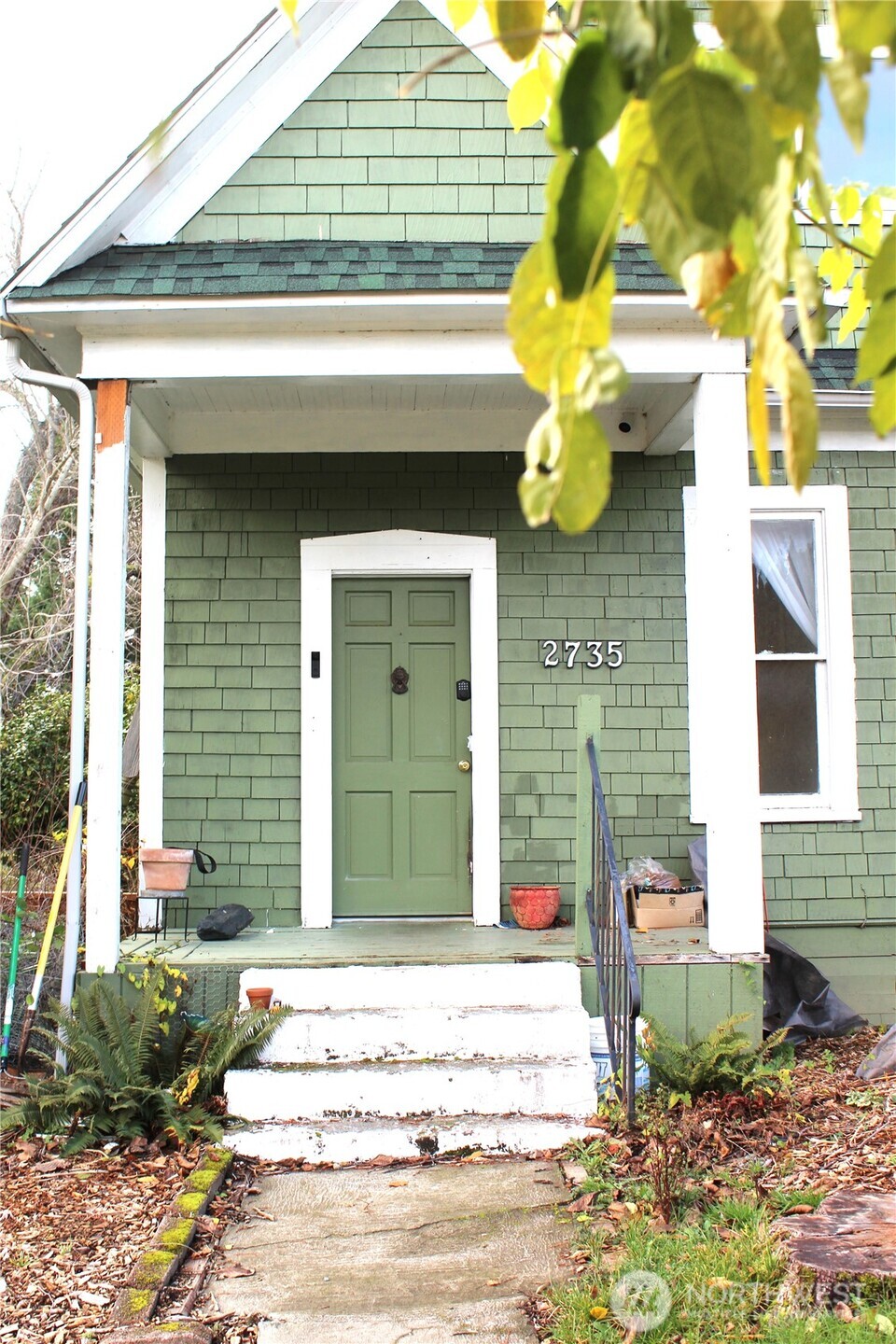 2735 Michigan Street