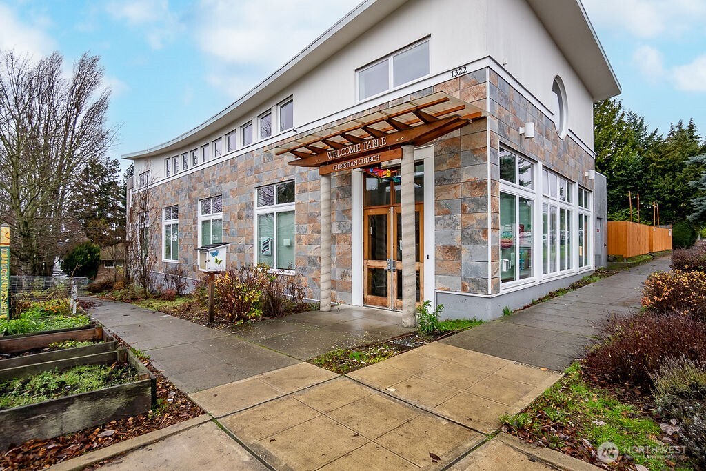 1322 Bayview