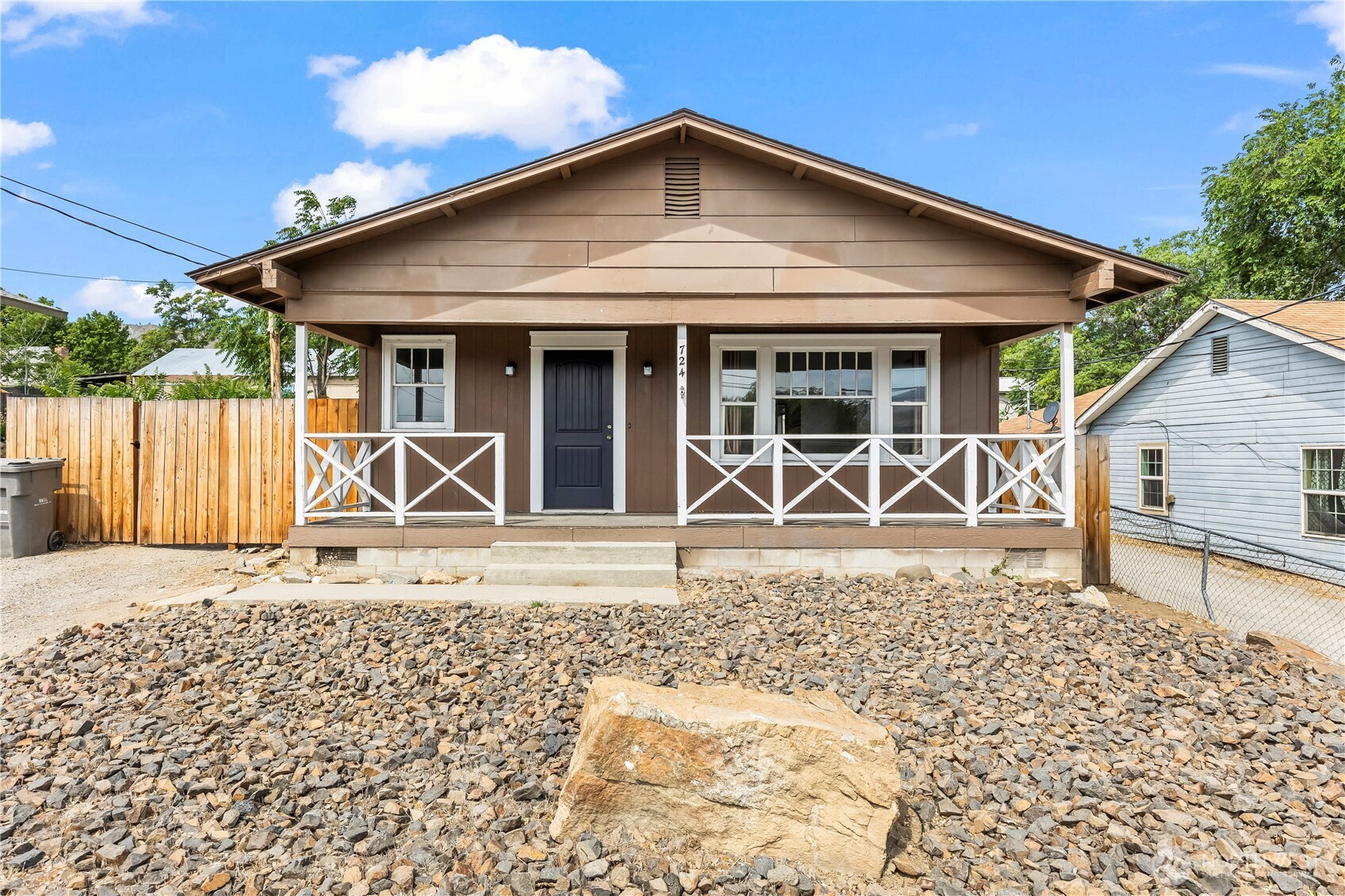 724 Chelan Avenue