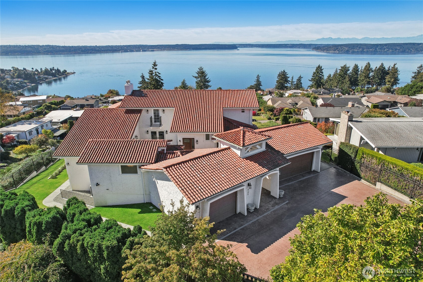 6106 Panorama Drive