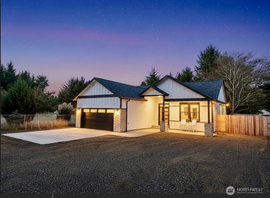 716 Island Circle