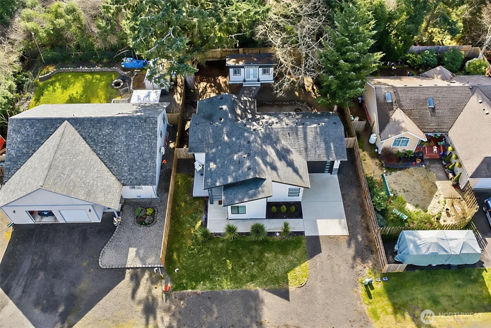 793 Island Circle