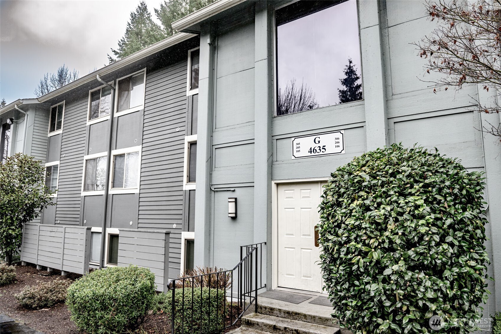 4635 Lake Sammamish Parkway #G305