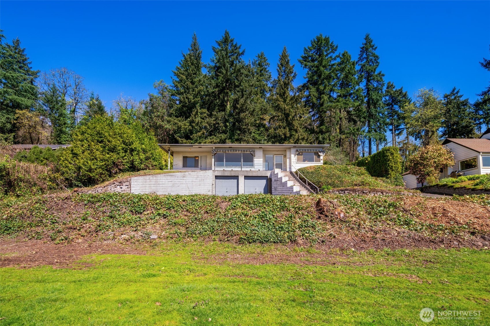 6108 Evergreen Boulevard