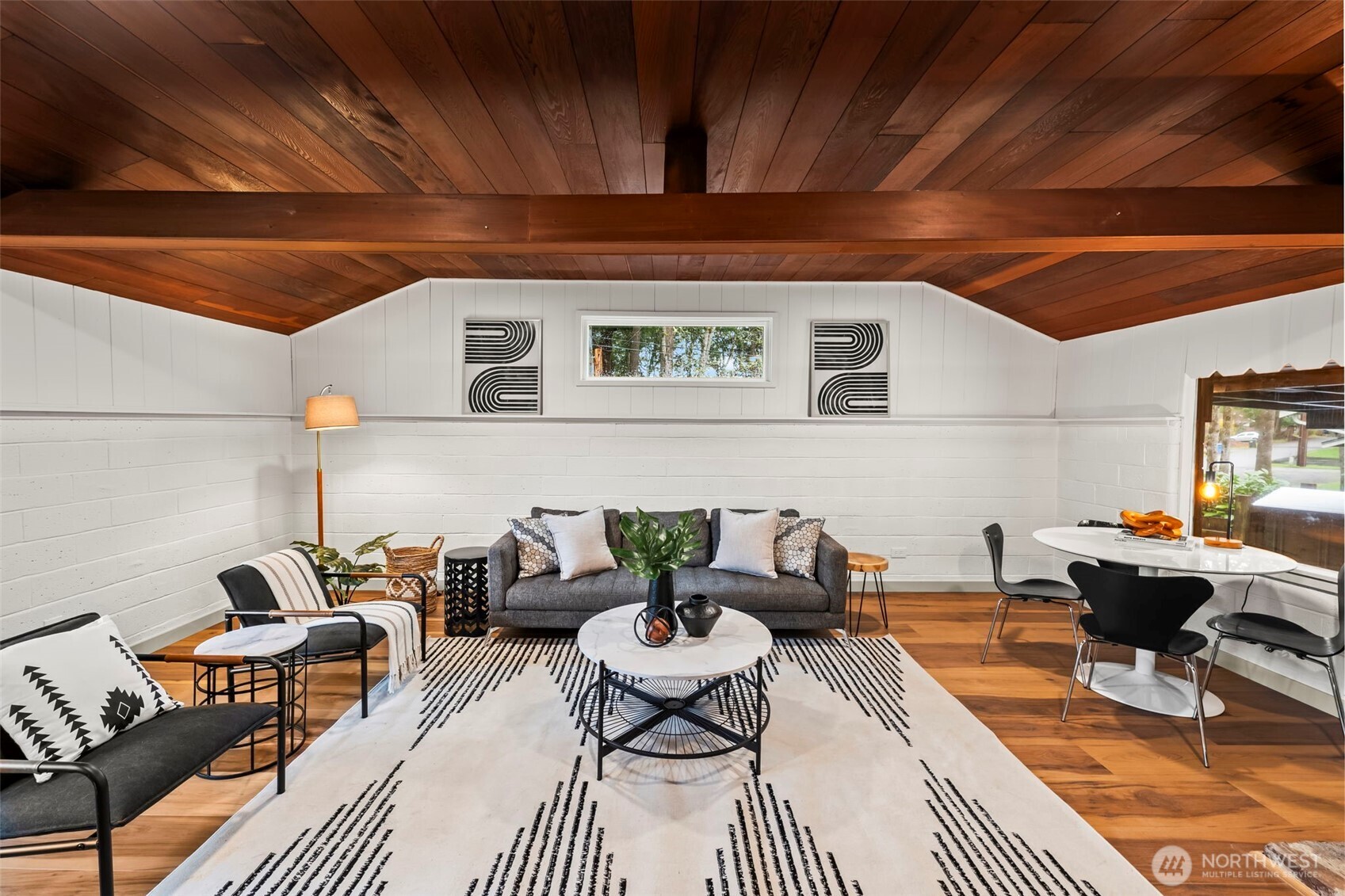 12702 Ave DuBois