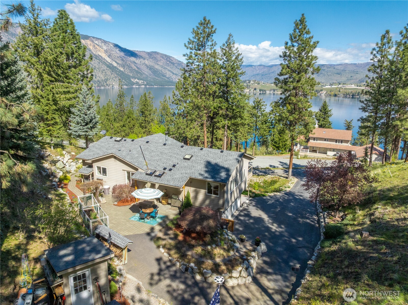 7379 Ridgeview Drive