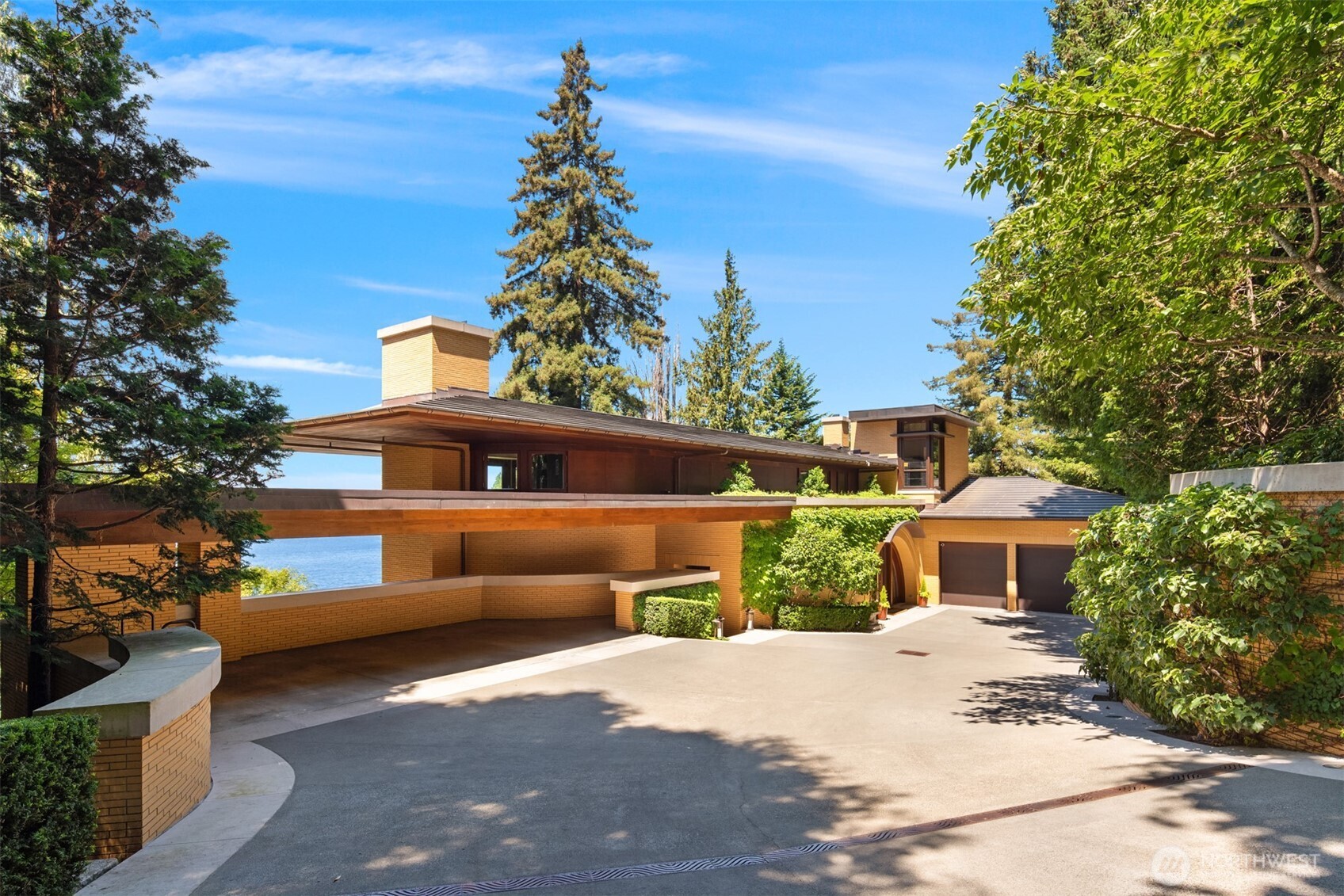 415 Shoreland Drive