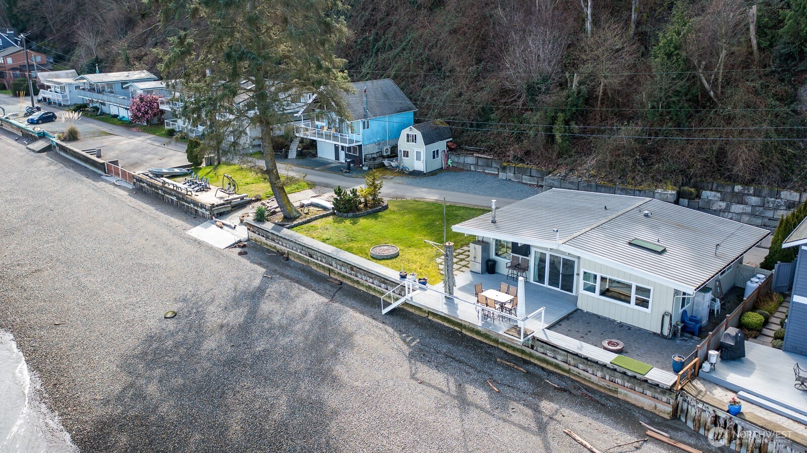 3187 Shoreline Drive