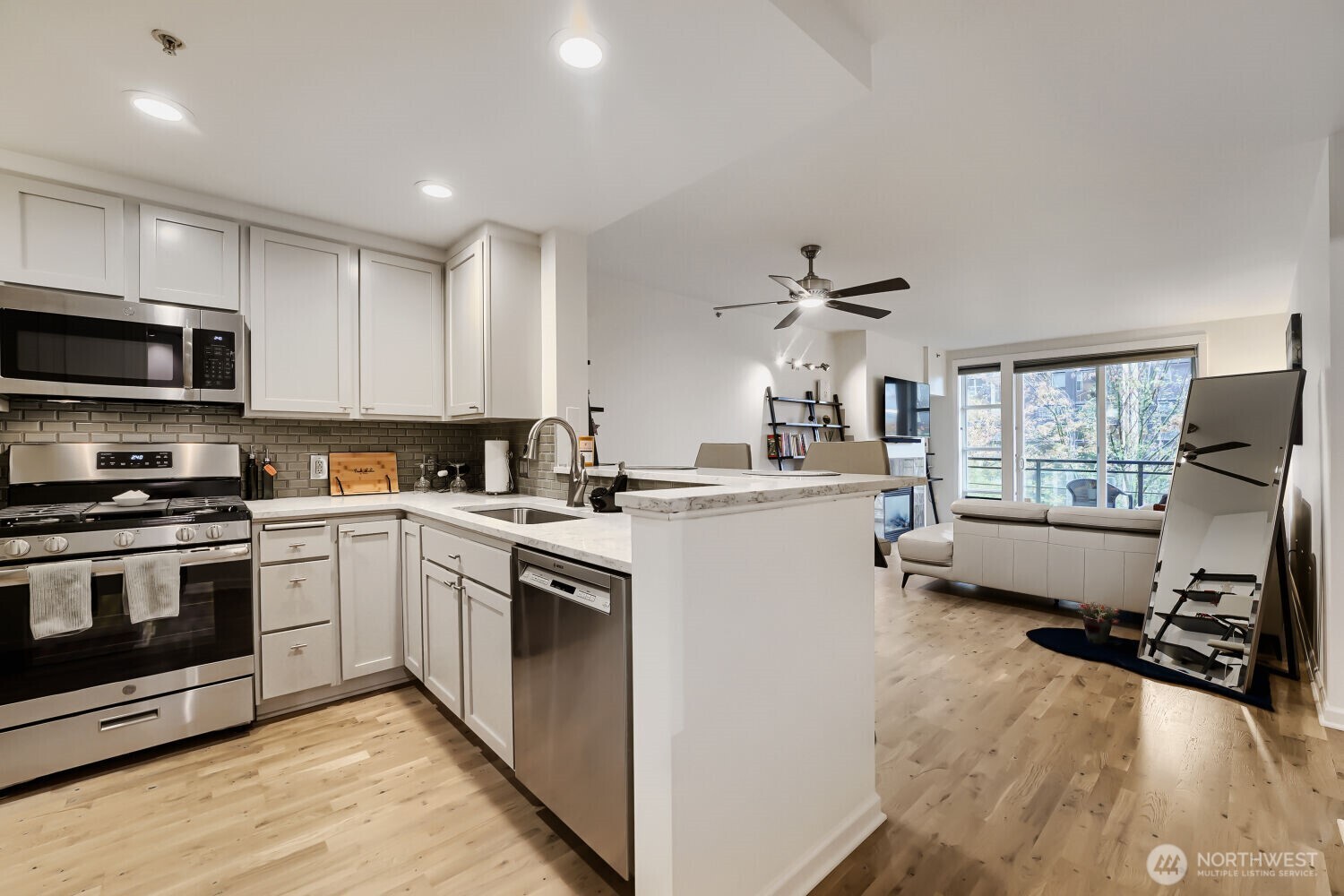 2607 Western Avenue #355