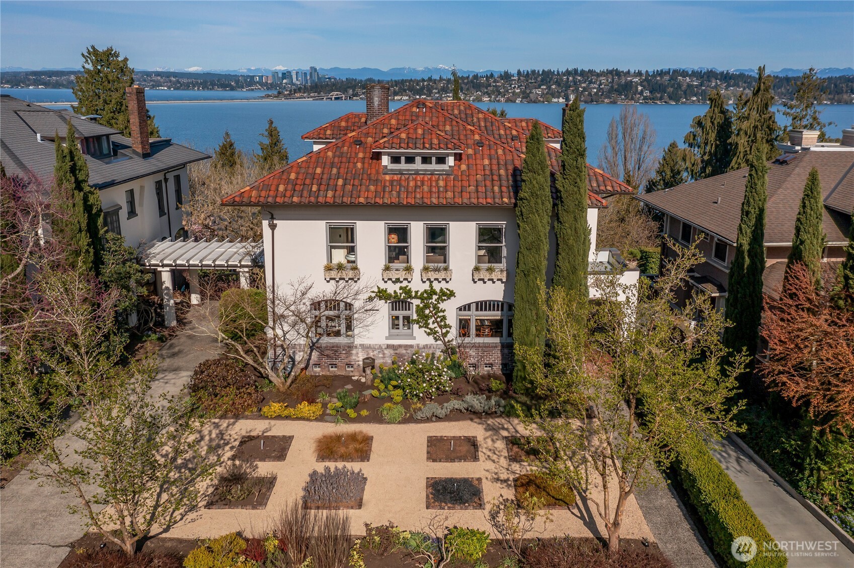 2844 Cascadia Avenue