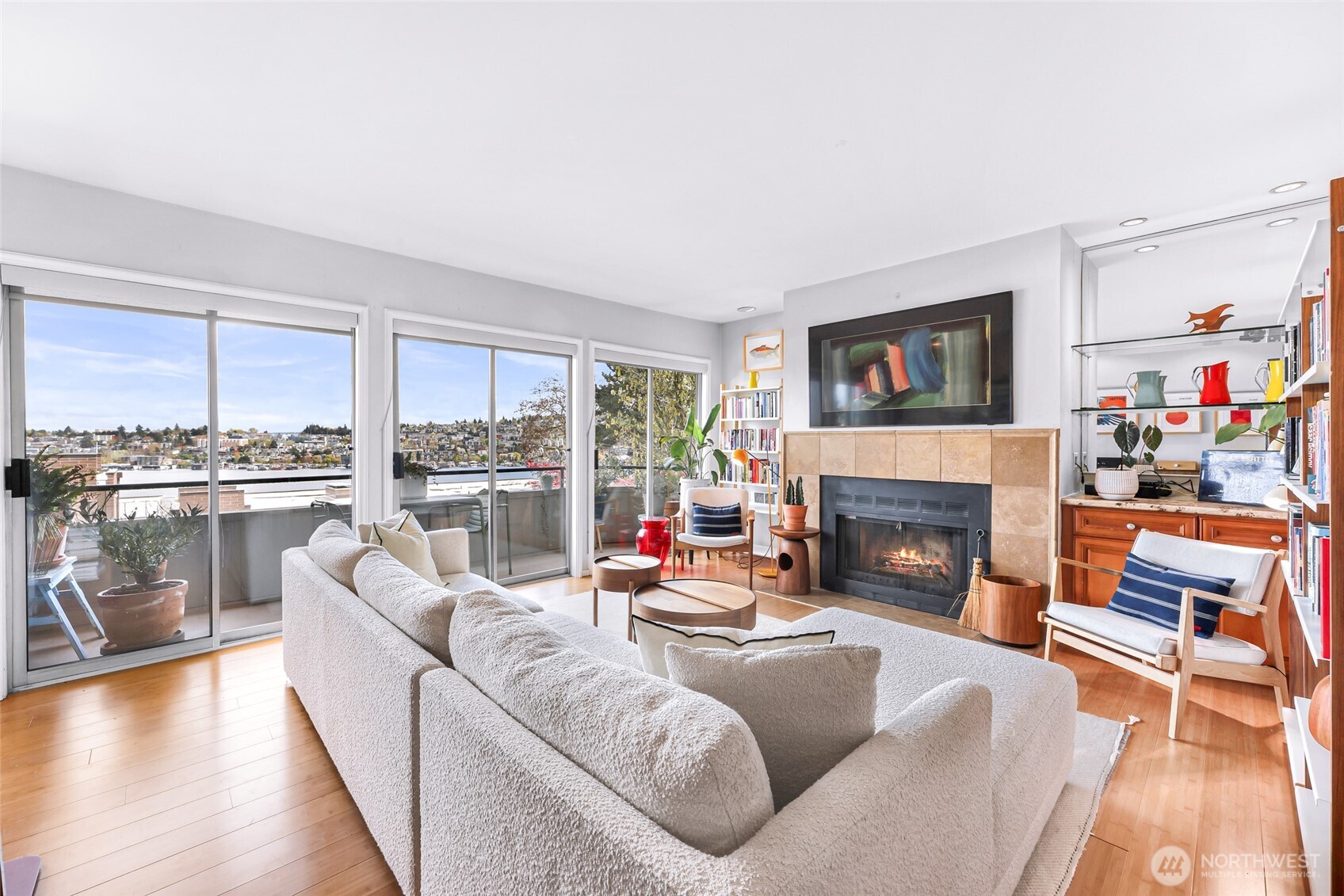 2134 Waverly Place #202