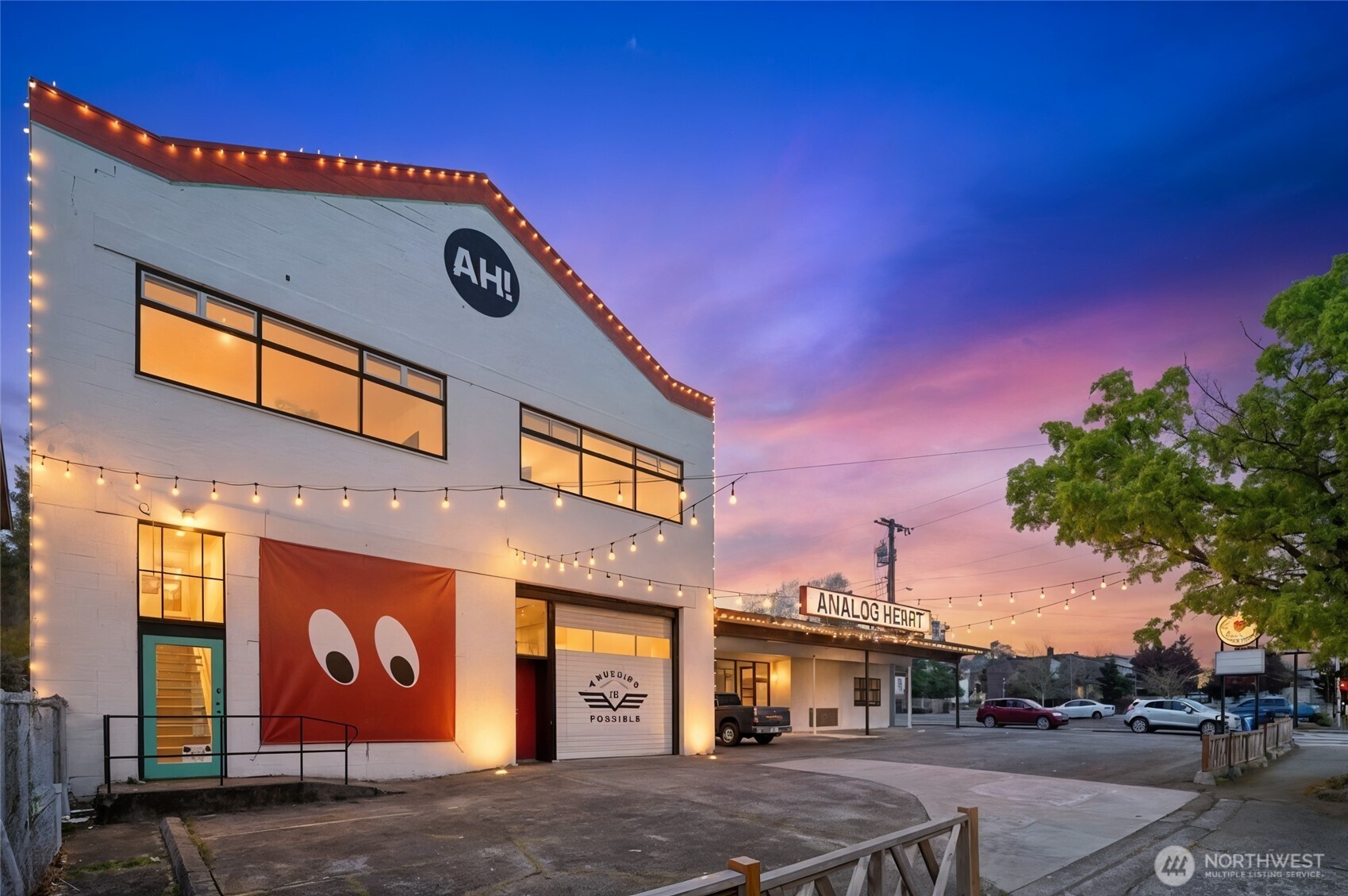 8211 Aurora Avenue
