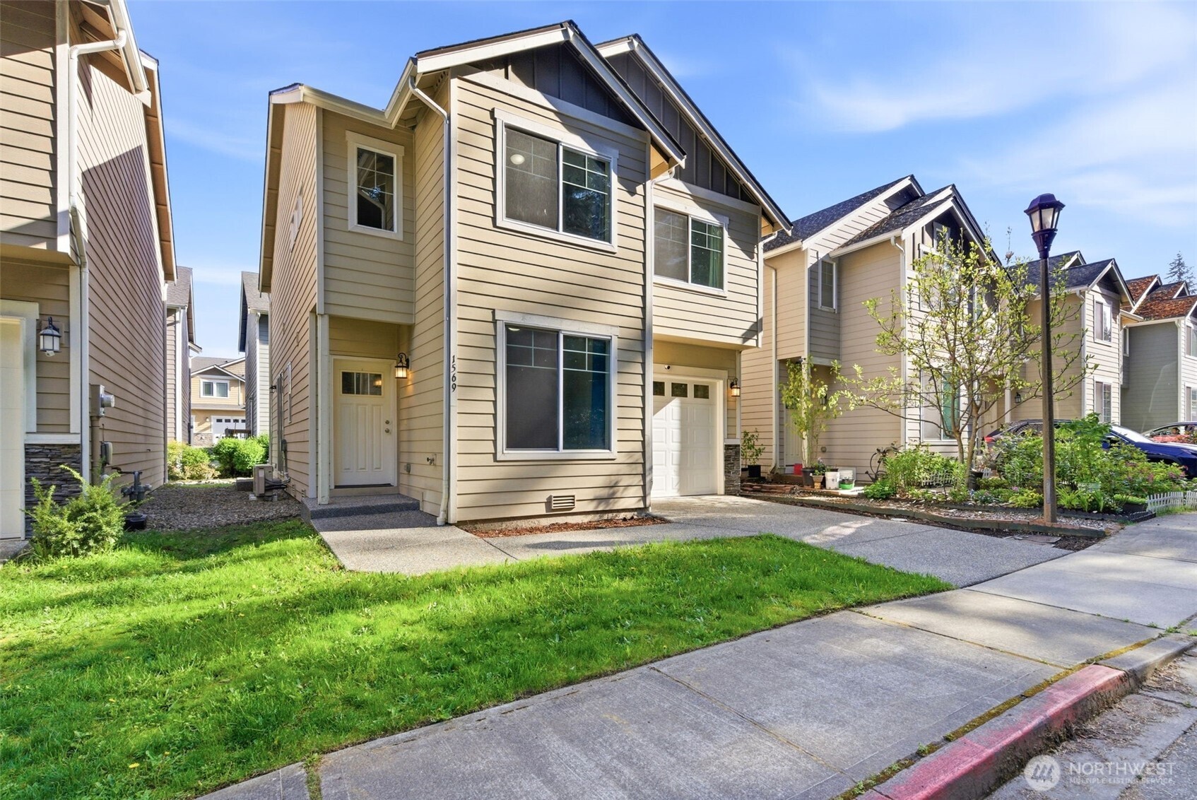 1569 Fontaine Way