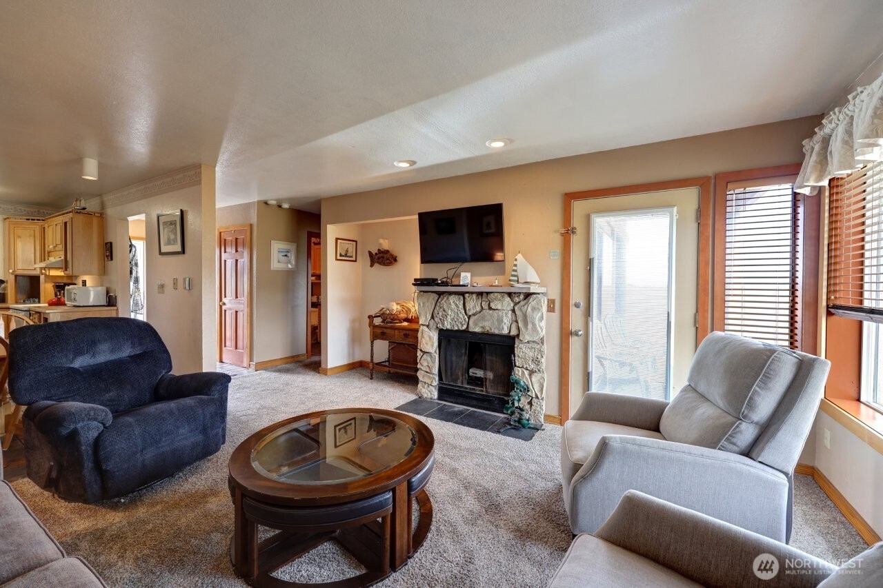 210 26th Street #203-4
