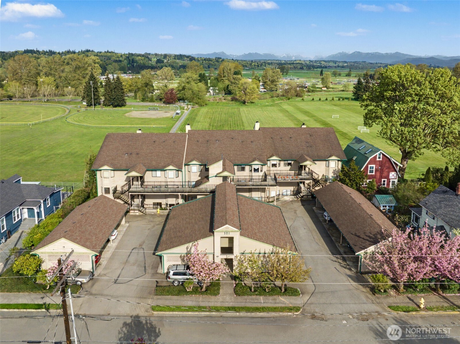 101 Pine Avenue #303