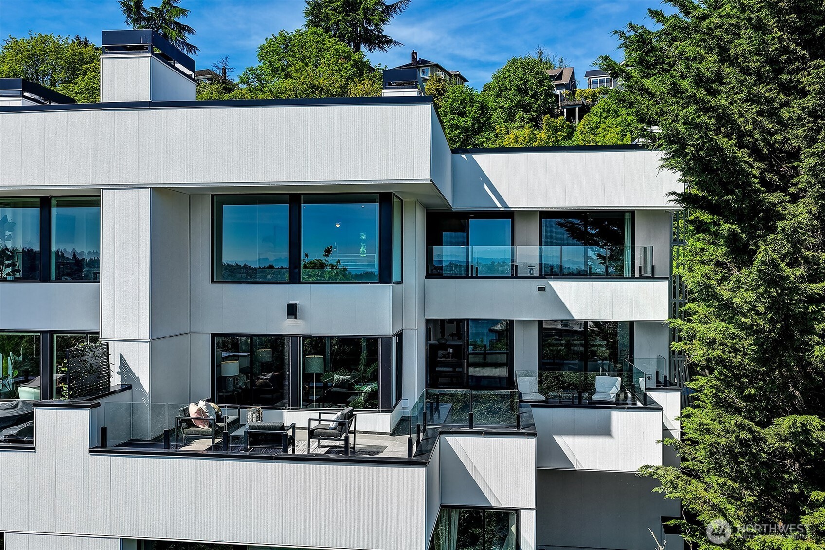 2400 Aurora Avenue #210