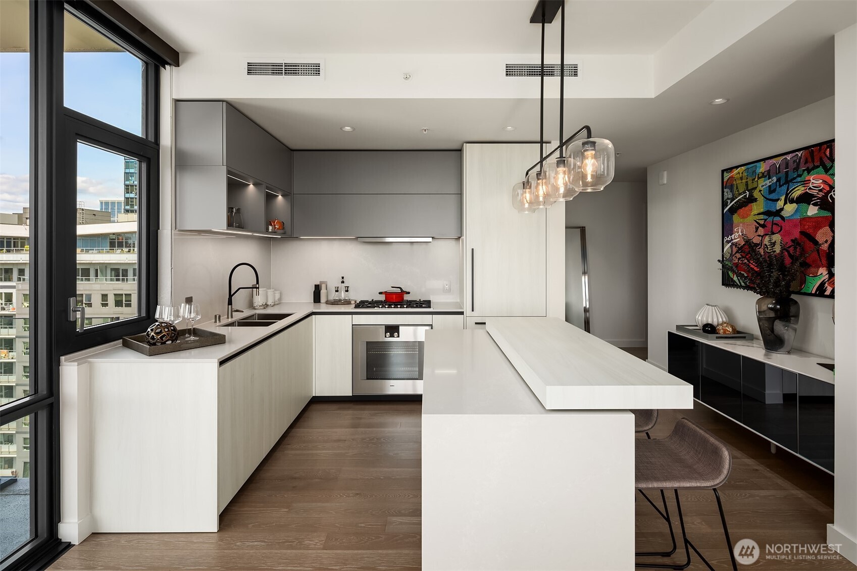 889 Avenue Square #704