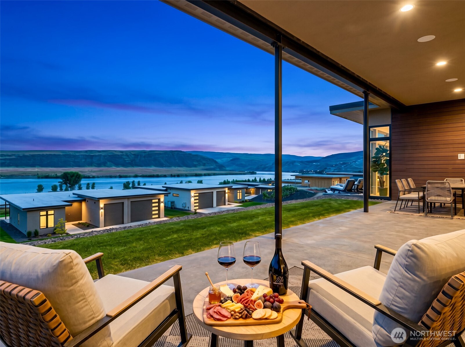 23413 Cliff View Drive