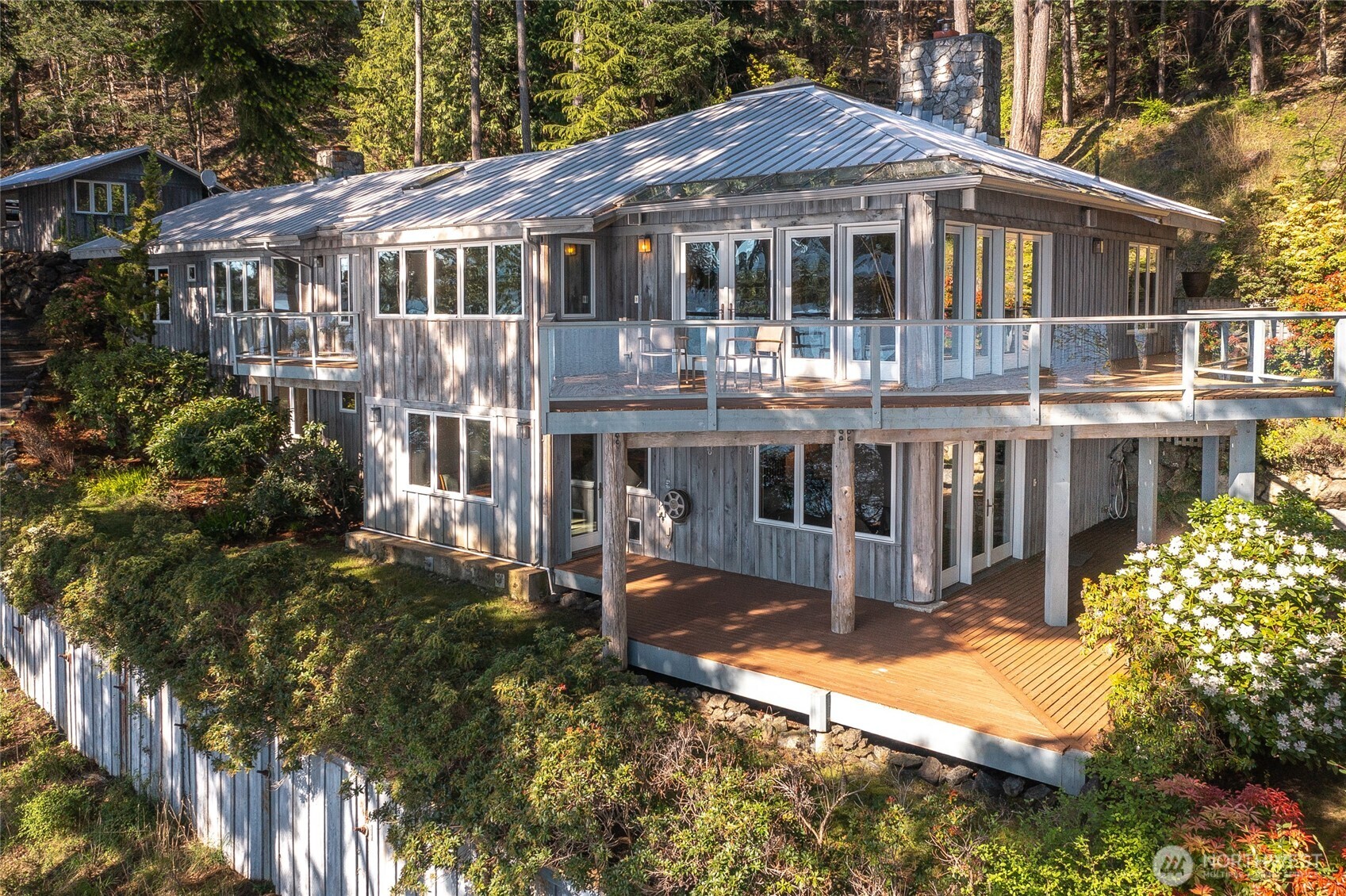 1424 Palisades Drive