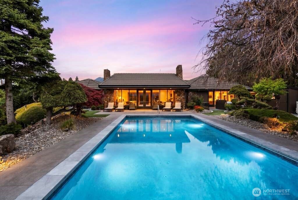218 Sunnyslope Heights Road