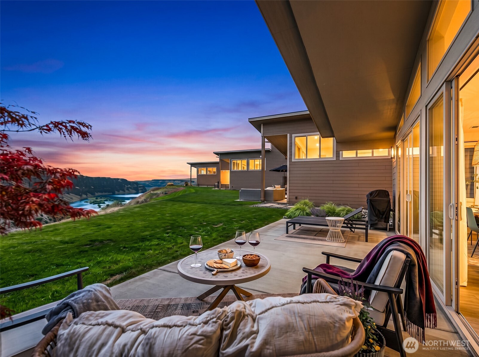9779 Ridgeview Drive