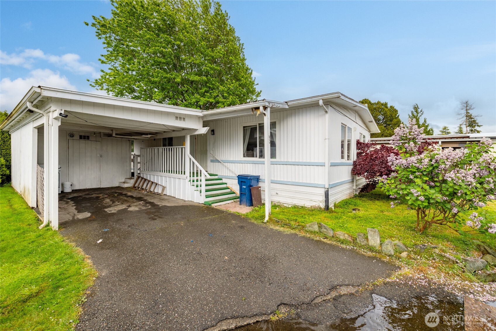 2600 Division Street #90