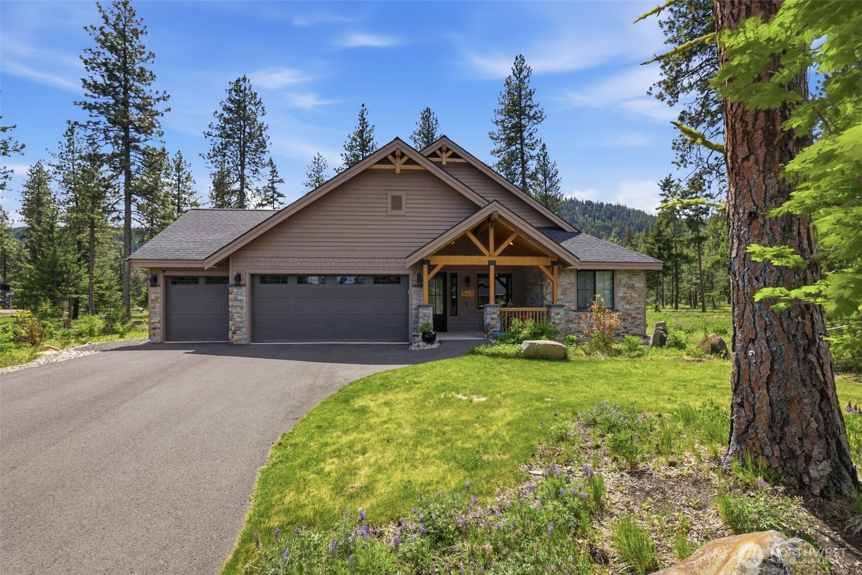 1131 Domerie Park Loop