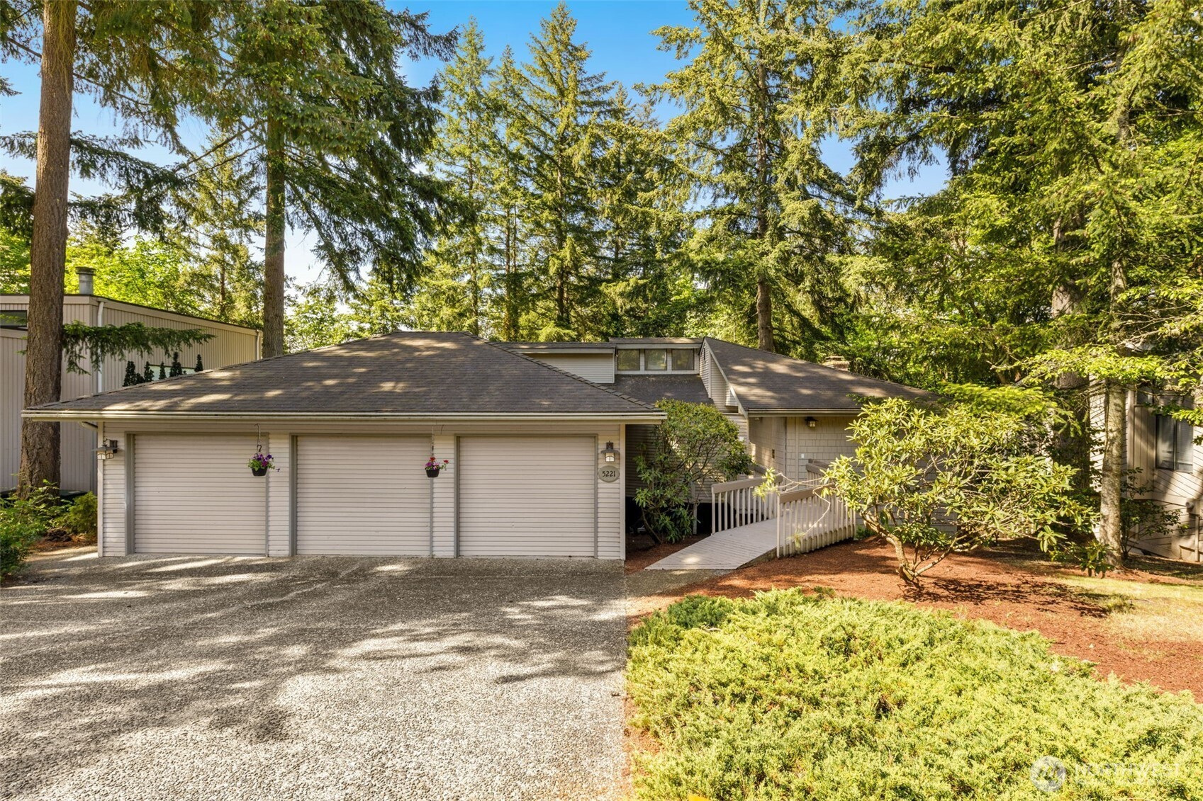 5221 Somerset Drive