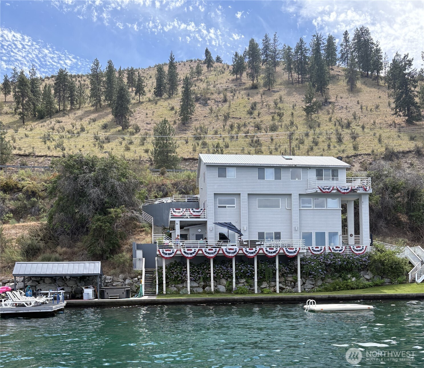 2685 Lakeshore Road