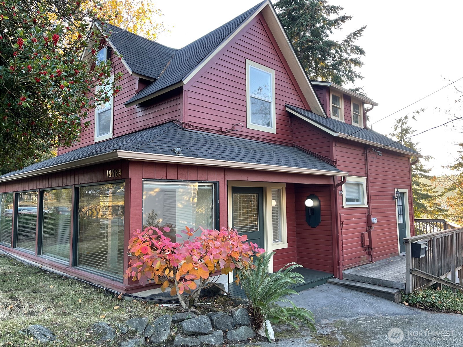 19589 Front Street