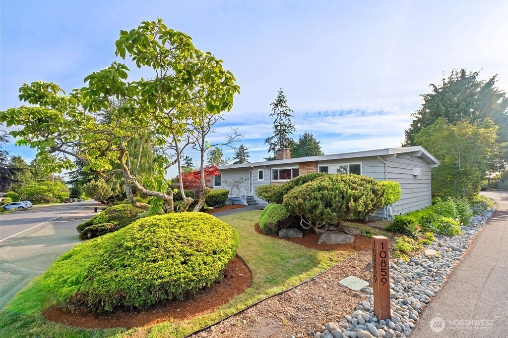 10851 Marine View Drive