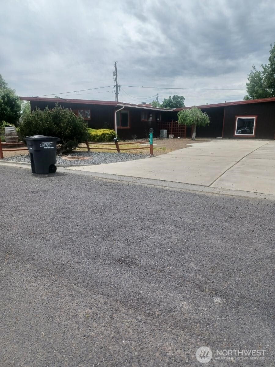 533 Fairchild Loop