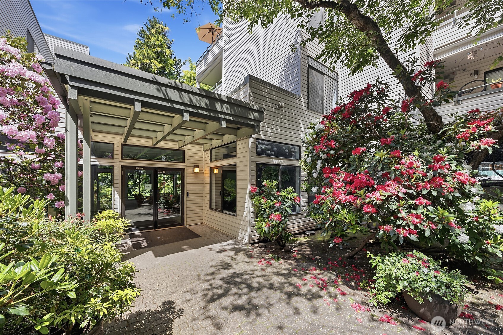 211 Summit Avenue #405