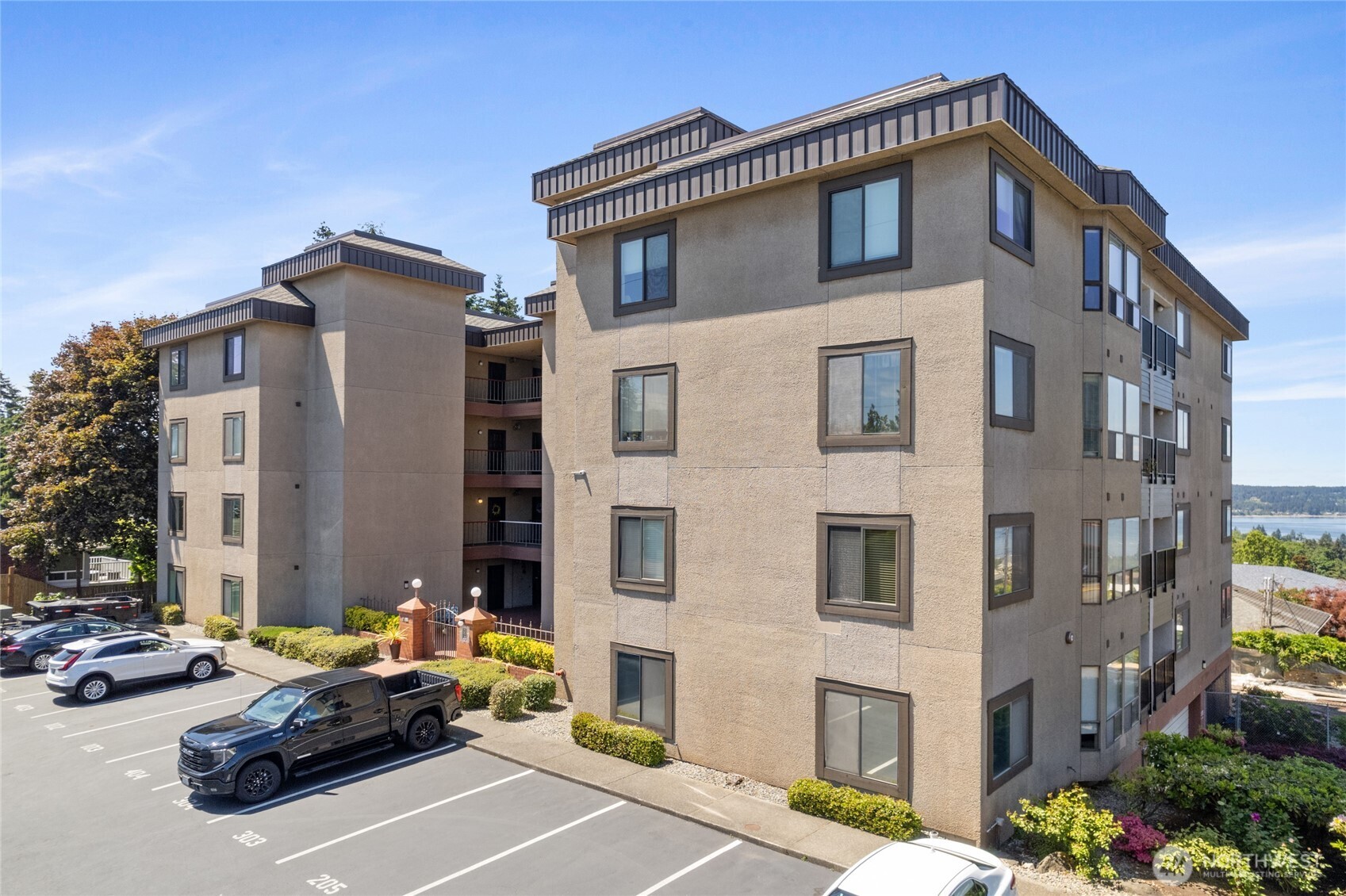 1902 Bridgeport Way #106