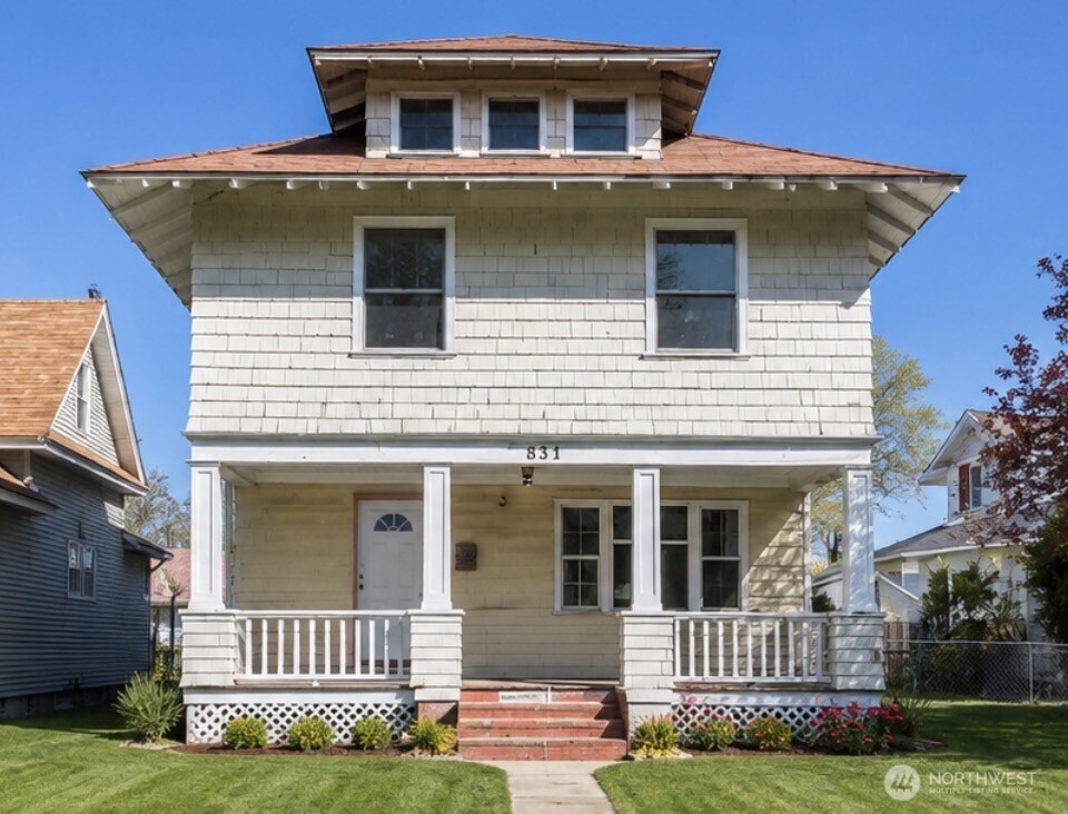 1124 Mansfield