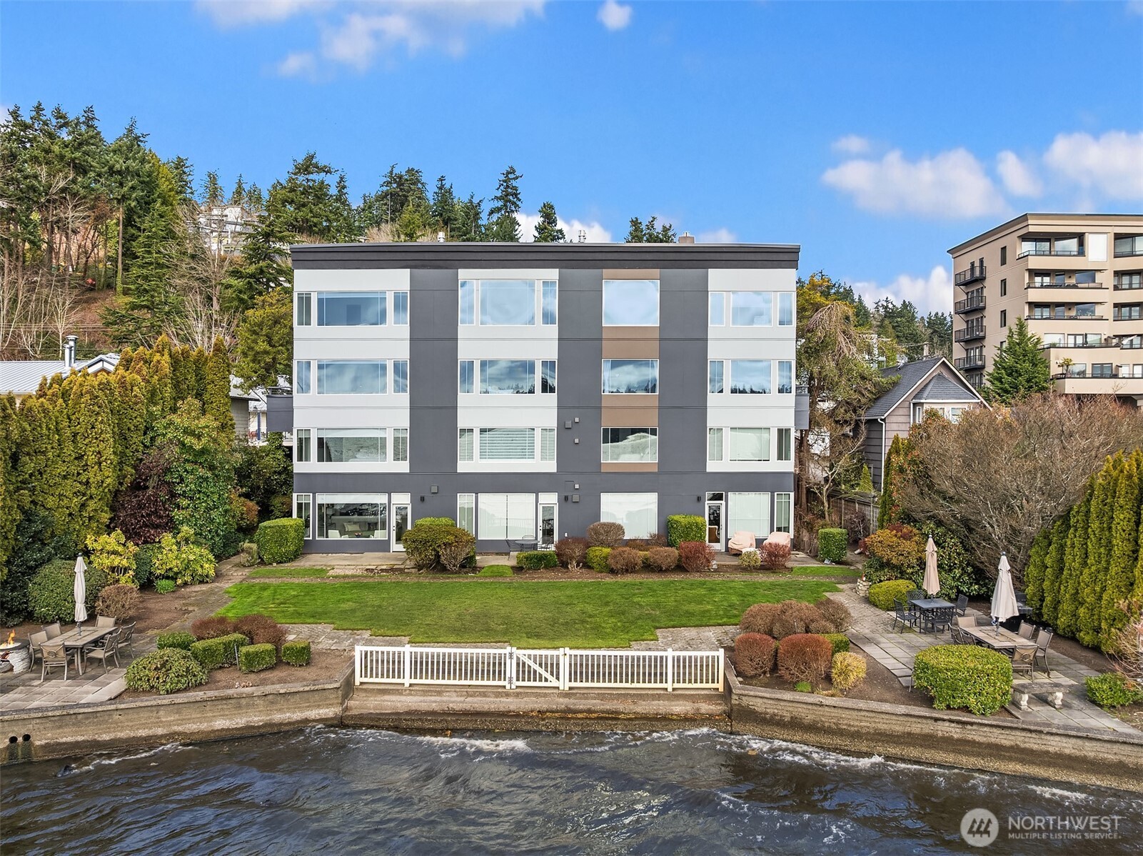 9039 Juanita Drive #304