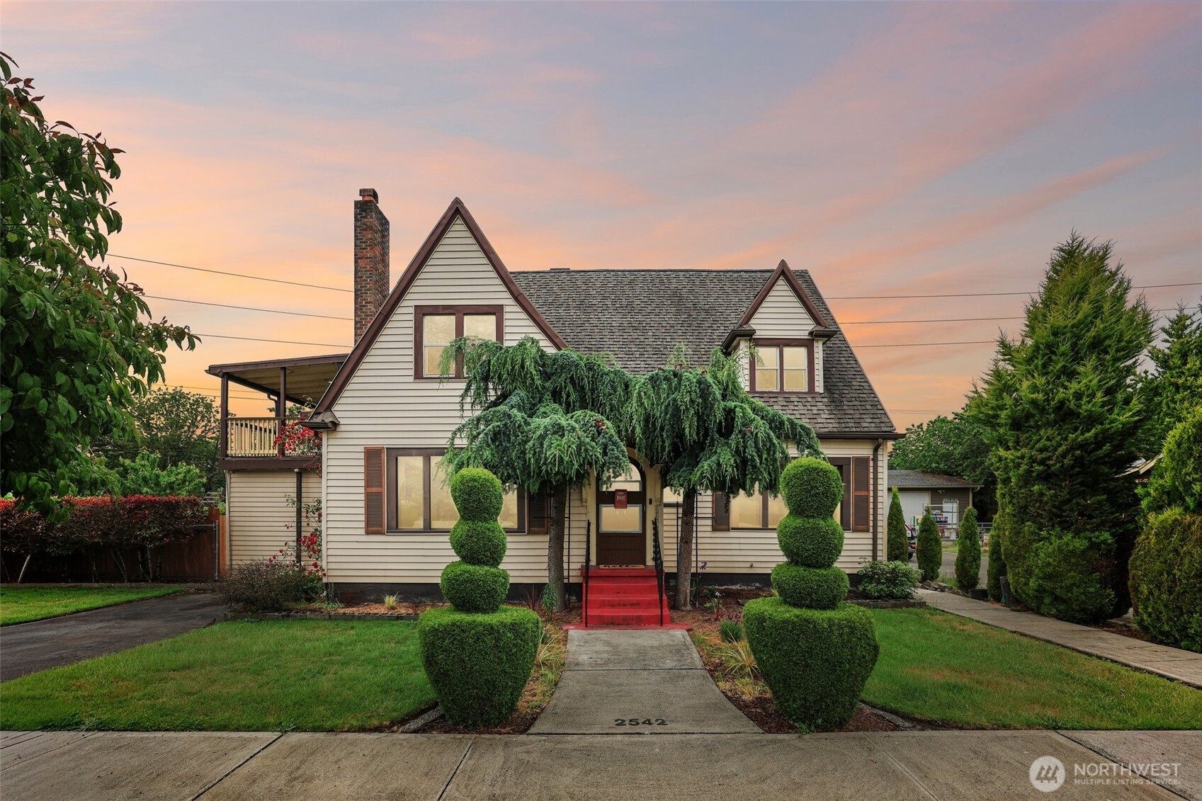 2542 Cushman Avenue