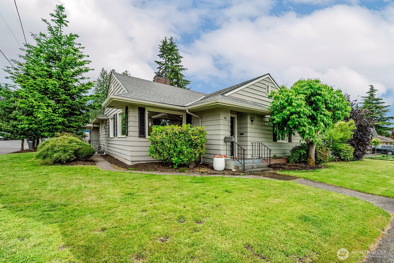 301 Dunham Avenue