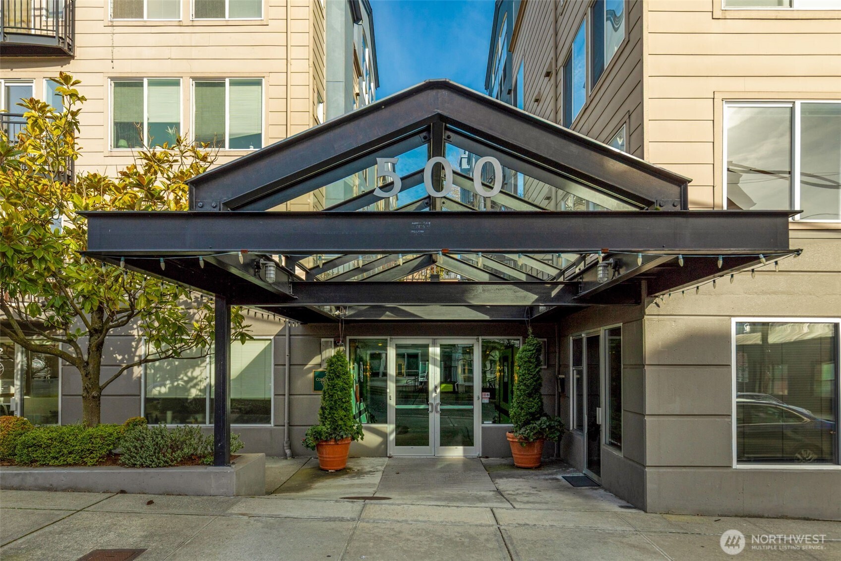 500 Aloha Street #211