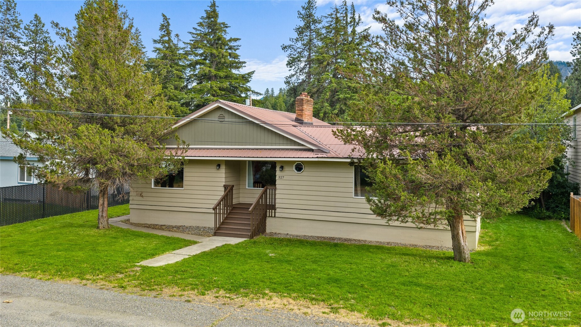 327 Lincoln Street