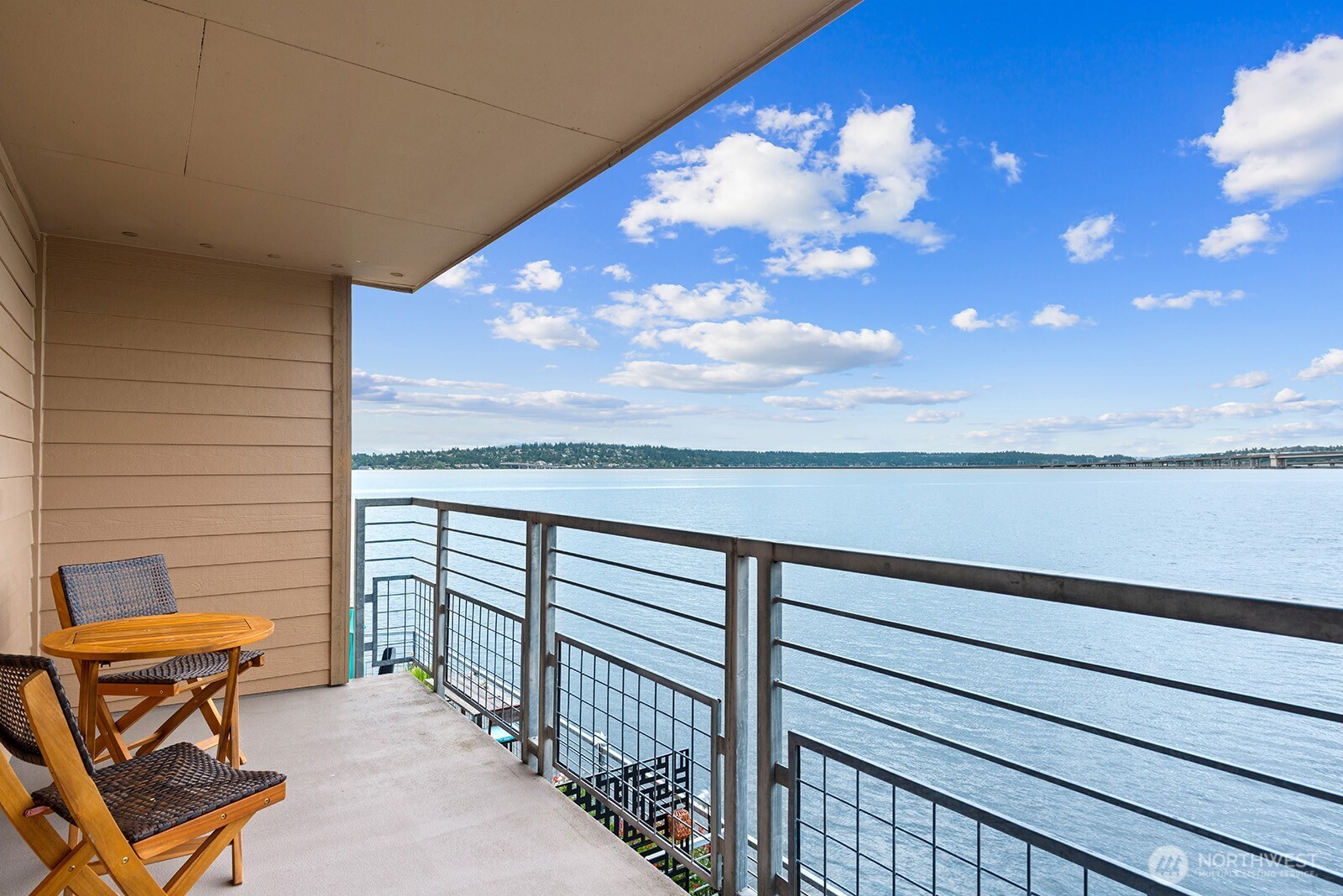 334 Lakeside Avenue #207