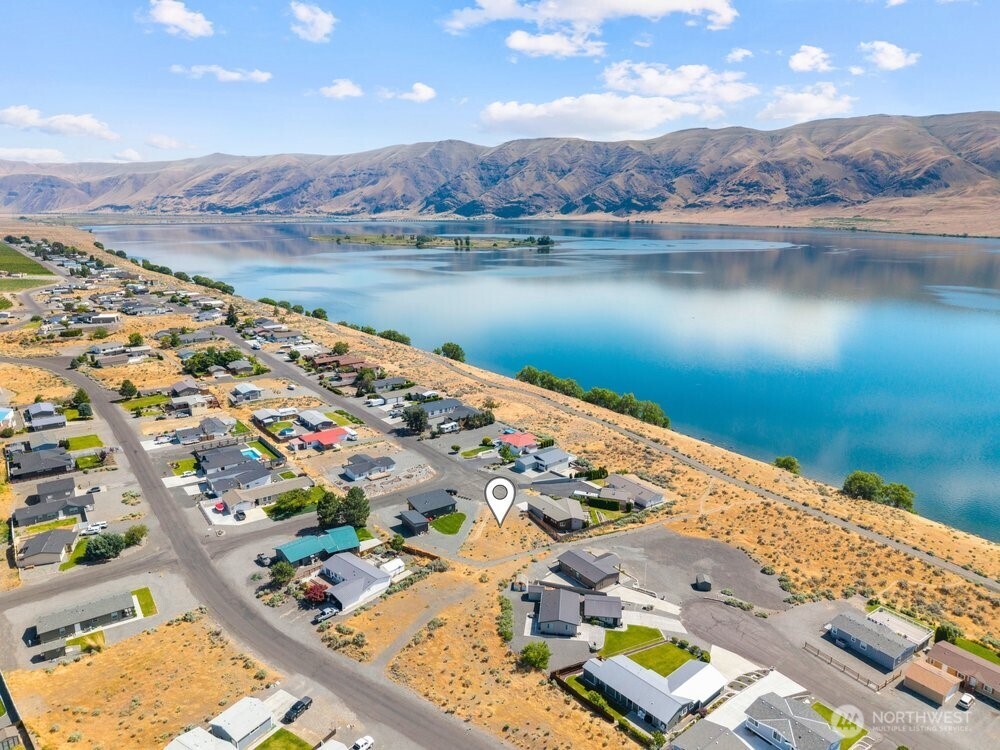 407 Island View