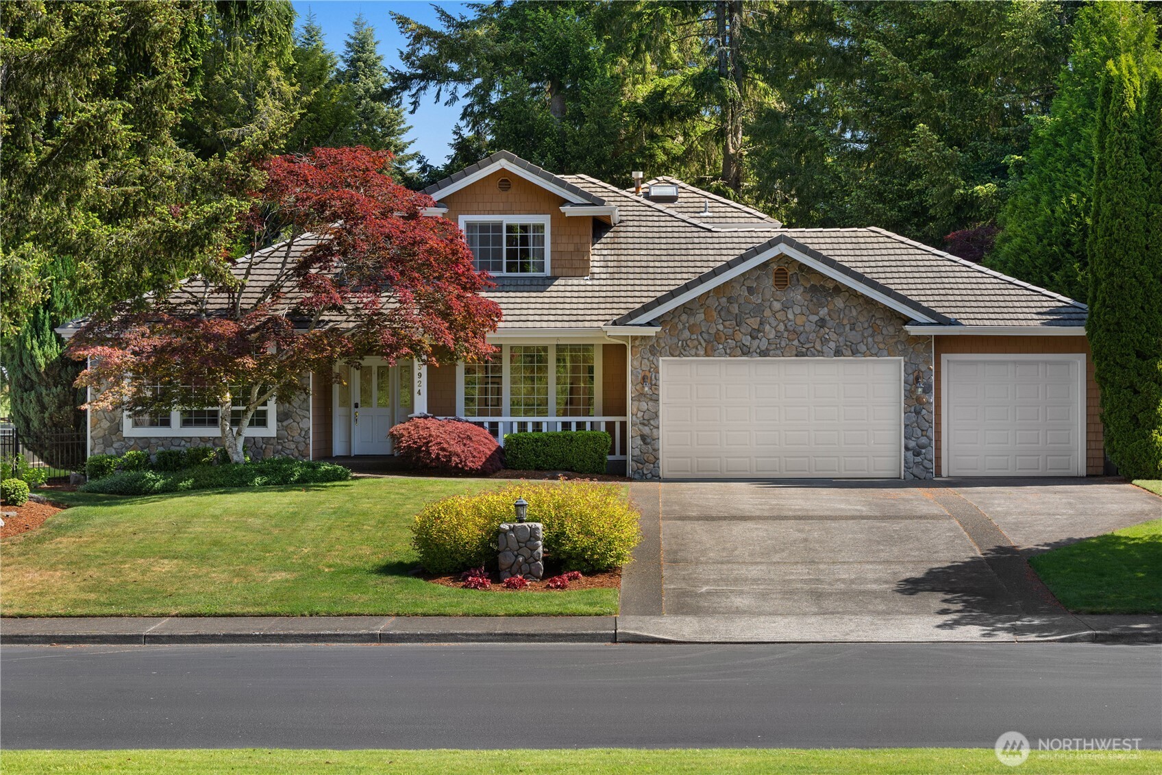 3924 Prestwick Lane