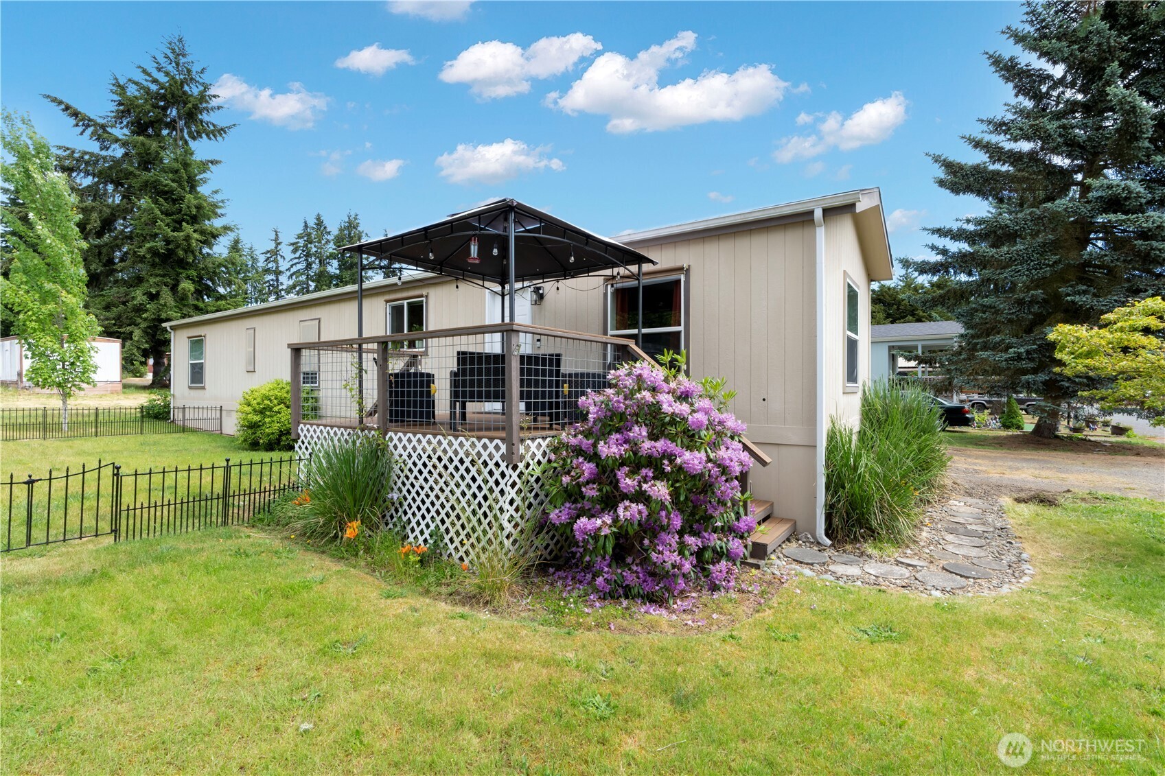 611 Cedar Avenue #6