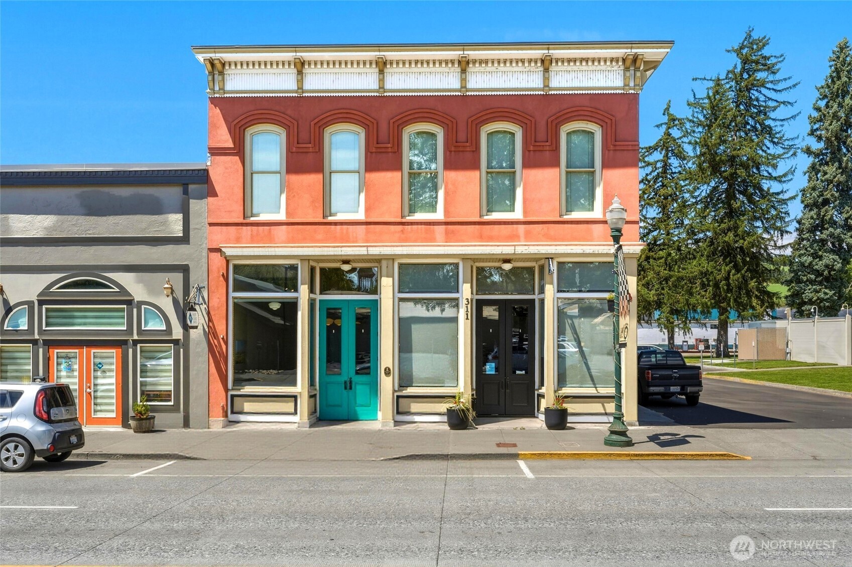 311 Main St
