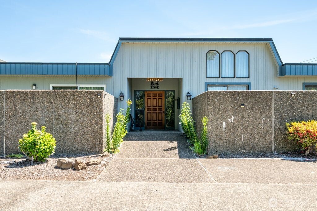 745 Marine View Drive